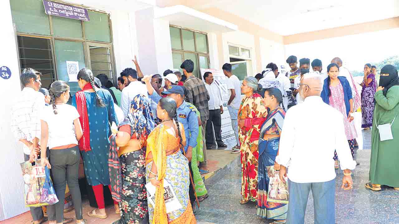 విషజ్వరాల విజృంభణ.. ఉమ్మడి రంగారెడ్డి జిల్లాలో పెరుగుతున్న సీజనల్‌ వ్యాధులు