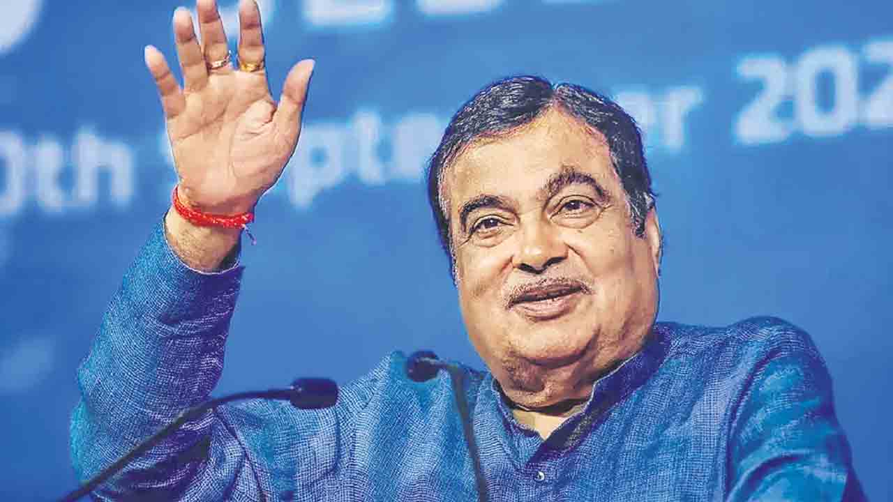 ప్రజలను మూర్ఖులను చేసేవారే ఉత్తమ నాయకులు!
