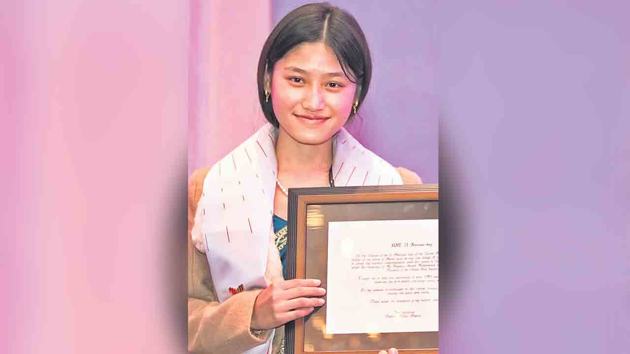 చేతిరాతతో ప్రపంచ గుర్తింపు..