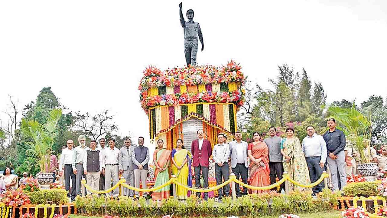 పోలీసులతో సమానంగా ప్రయోజనాలు