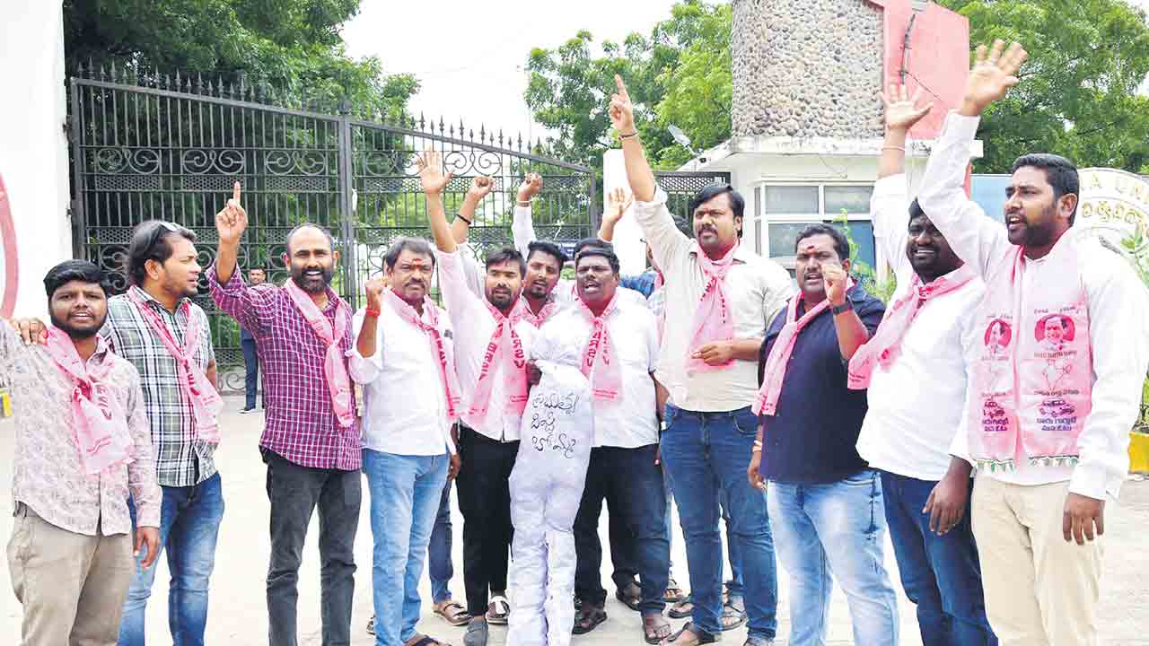 బీఆర్ఎస్వీ ఆగ్రహజ్వాల.. గ్రూప్-1 మెయిన్స్లో అవకతవకలపై కన్నెర్ర