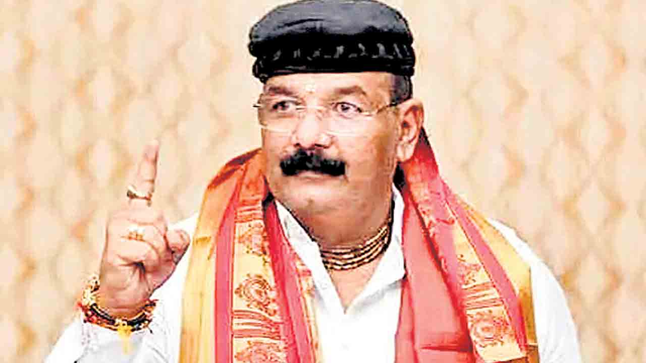 యూపీలో 10% కమీషన్‌ రగడ!