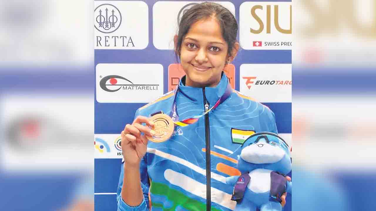 మేఘనకు కాంస్యం.. షూటింగ్‌ ప్రపంచ కప్‌