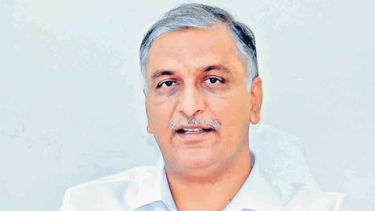 కమీషన్‌ పనులకు పైసలుంటయ్‌ కాలేజీలకు ఇవ్వరా.. ఫీజు రీయింబర్స్‌మెంట్‌పై రాష్ట్ర ప్రభుత్వ నిర్లక్ష్యం