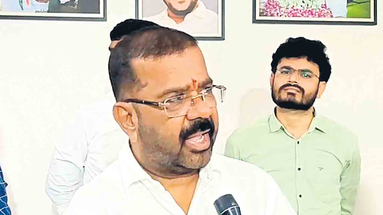 పూటకో పార్టీ మారితే ఐదుసార్లు ఎమ్మెల్యే అయ్యే వాడిని!