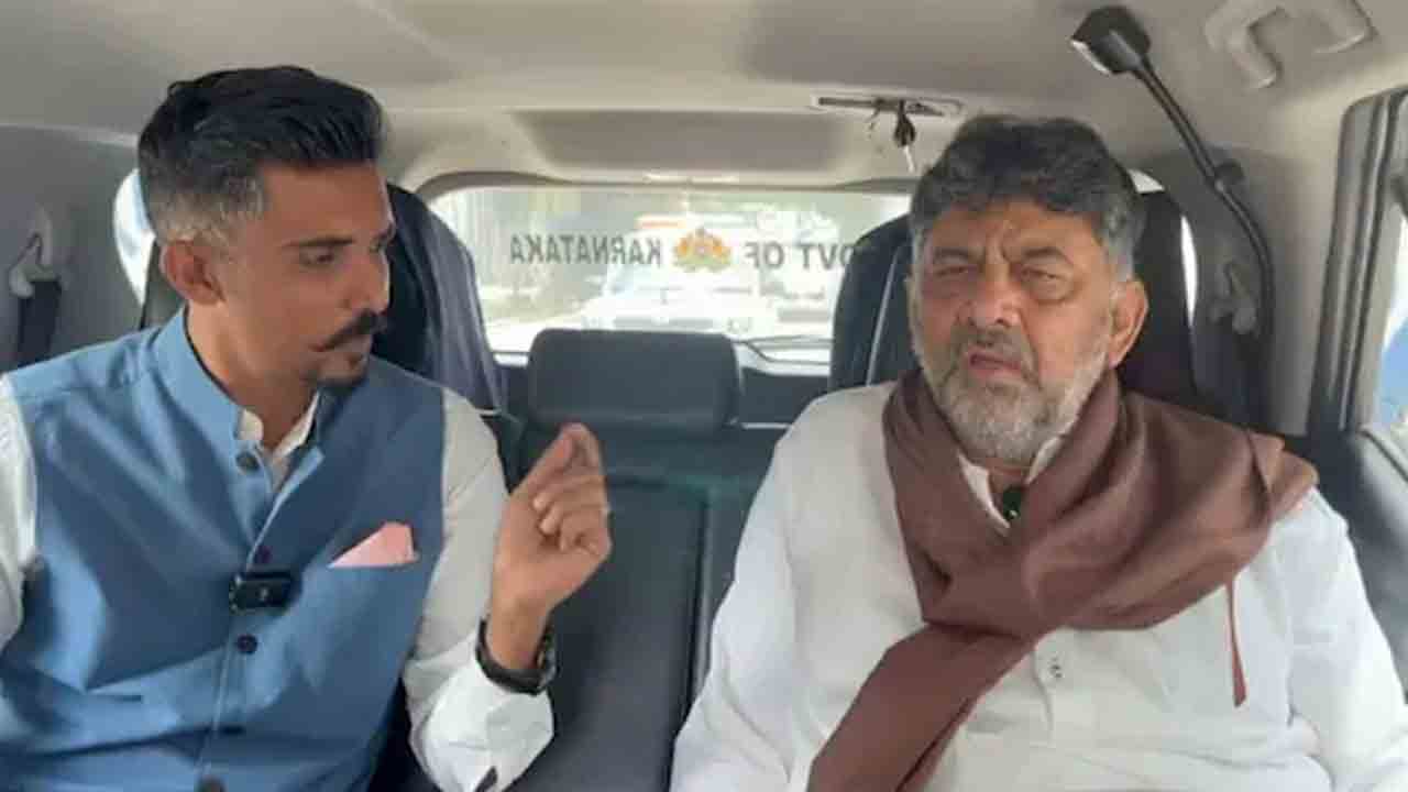 ప్రభుత్వాన్ని బ్లాక్‌మెయిల్‌ చేయలేరు