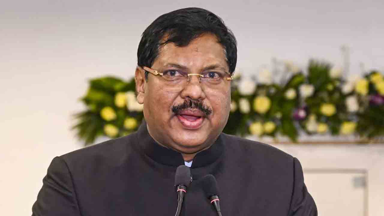 అన్ని మతాలను గౌరవిస్తా.. దేవుణ్ణి వేడుకోండి వ్యాఖ్యలపై సీజేఐ వివరణ