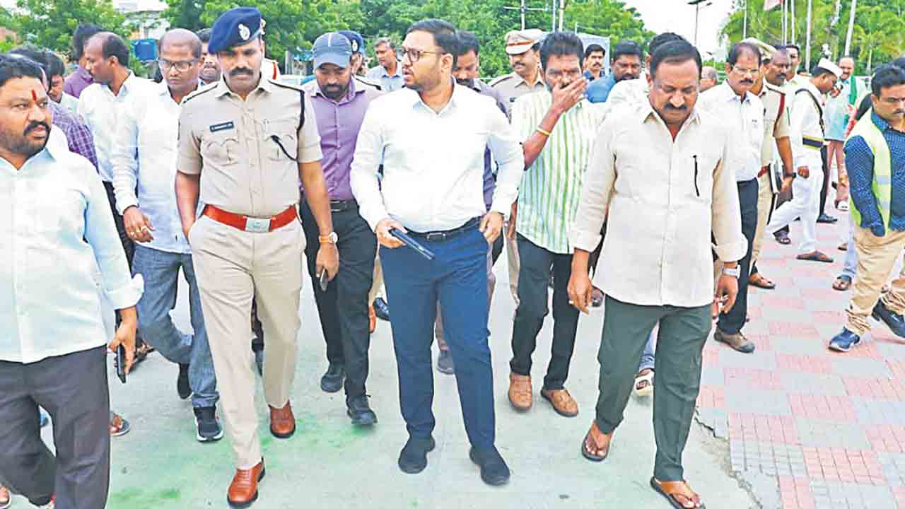 ప్రశాంతంగా నిమజ్జనం జరిగేలా చూడాలి