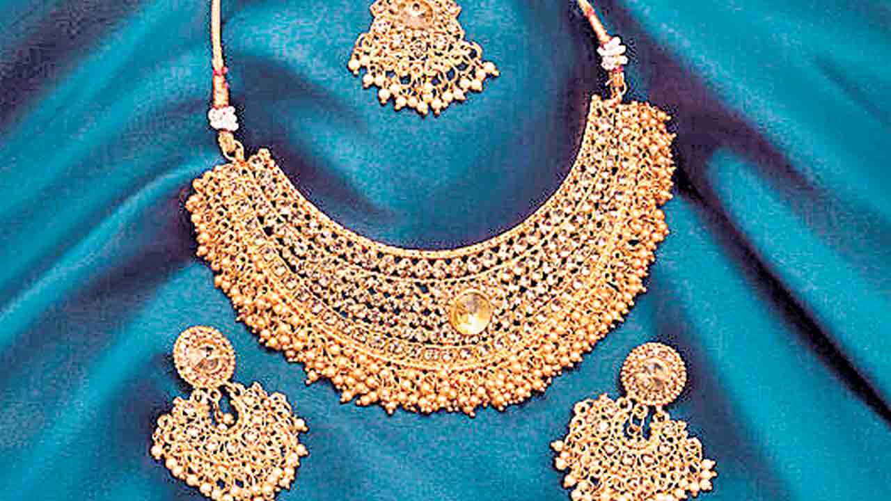 పసిడి మరింత చౌక.. రూ.600 తగ్గిన పది గ్రాముల ధర