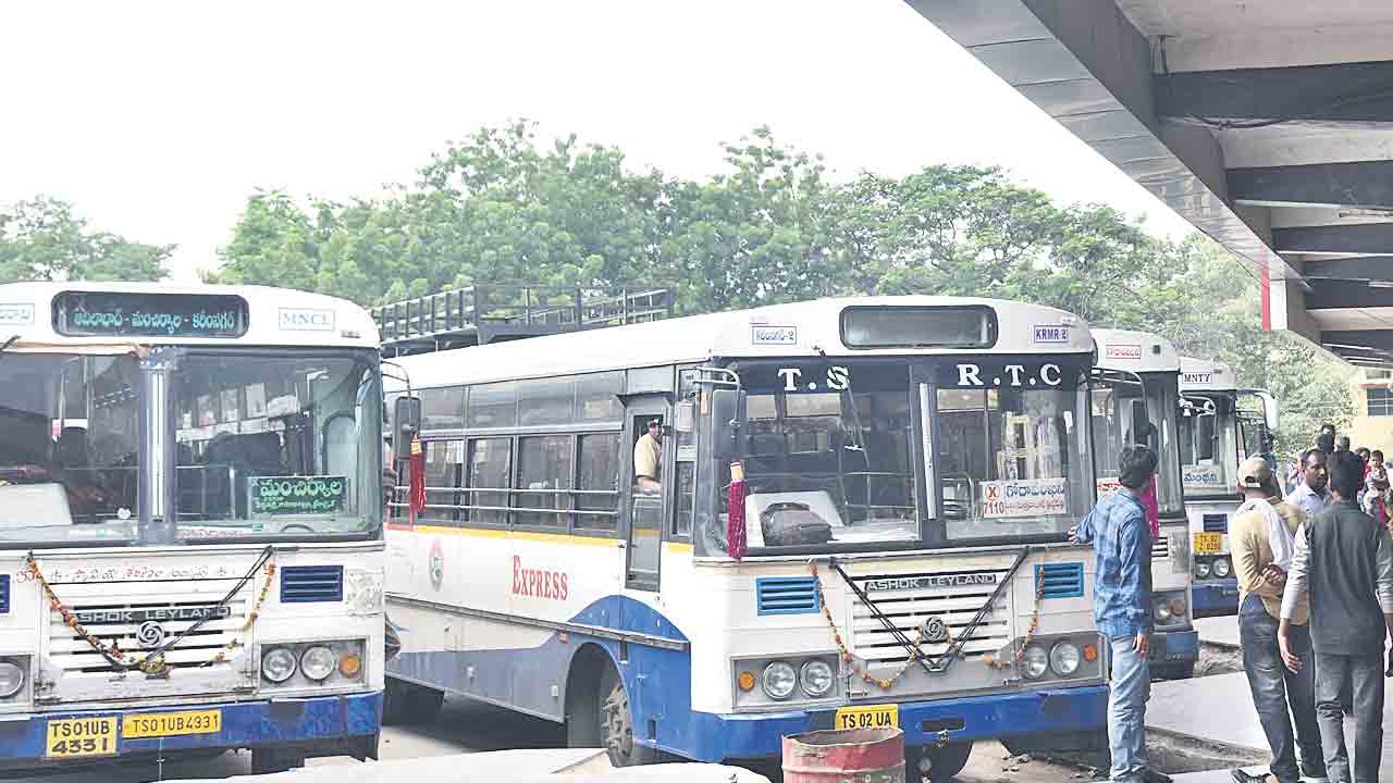 బతుకమ్మ, దసరాకు ప్రత్యేక బస్సులు