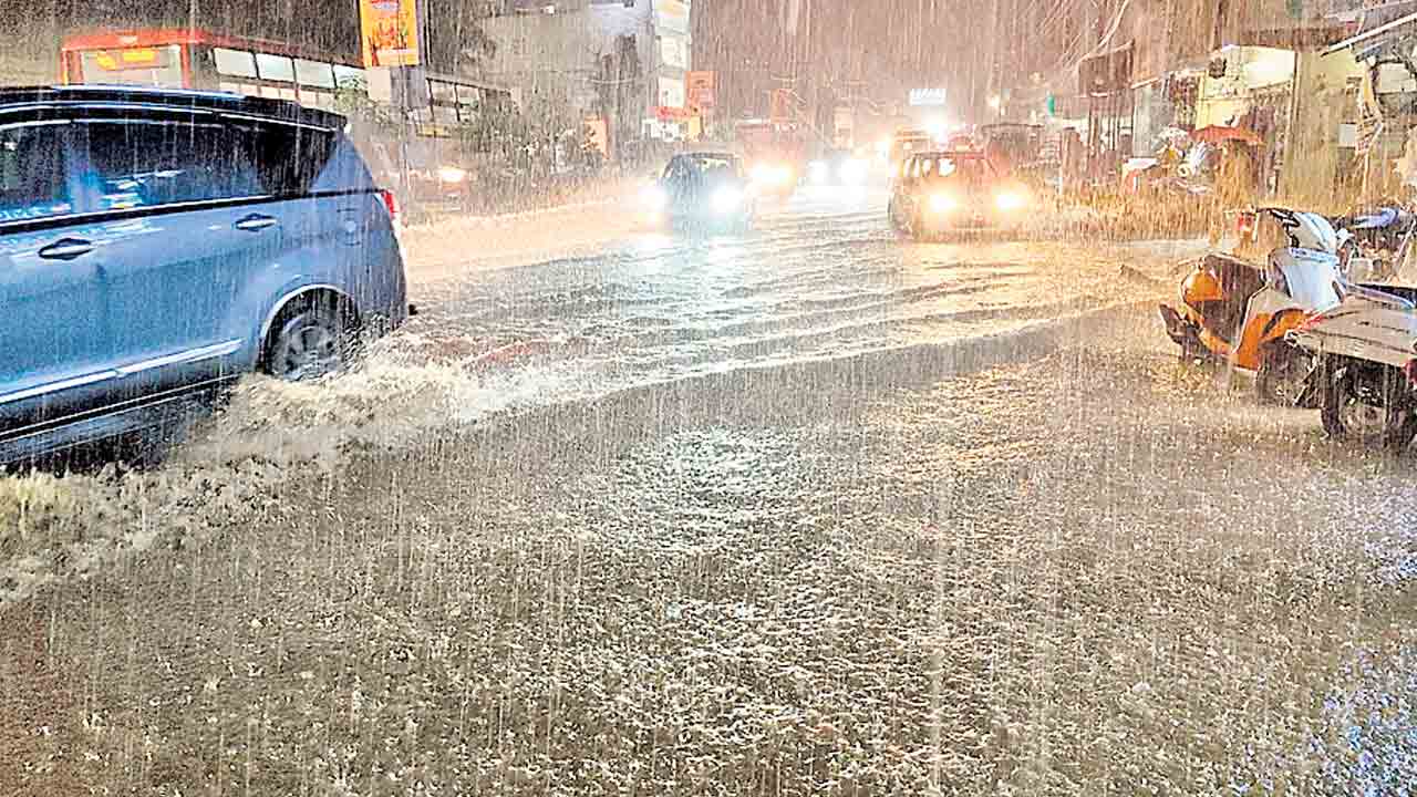 ఎడతెరిపి లేని వర్షం