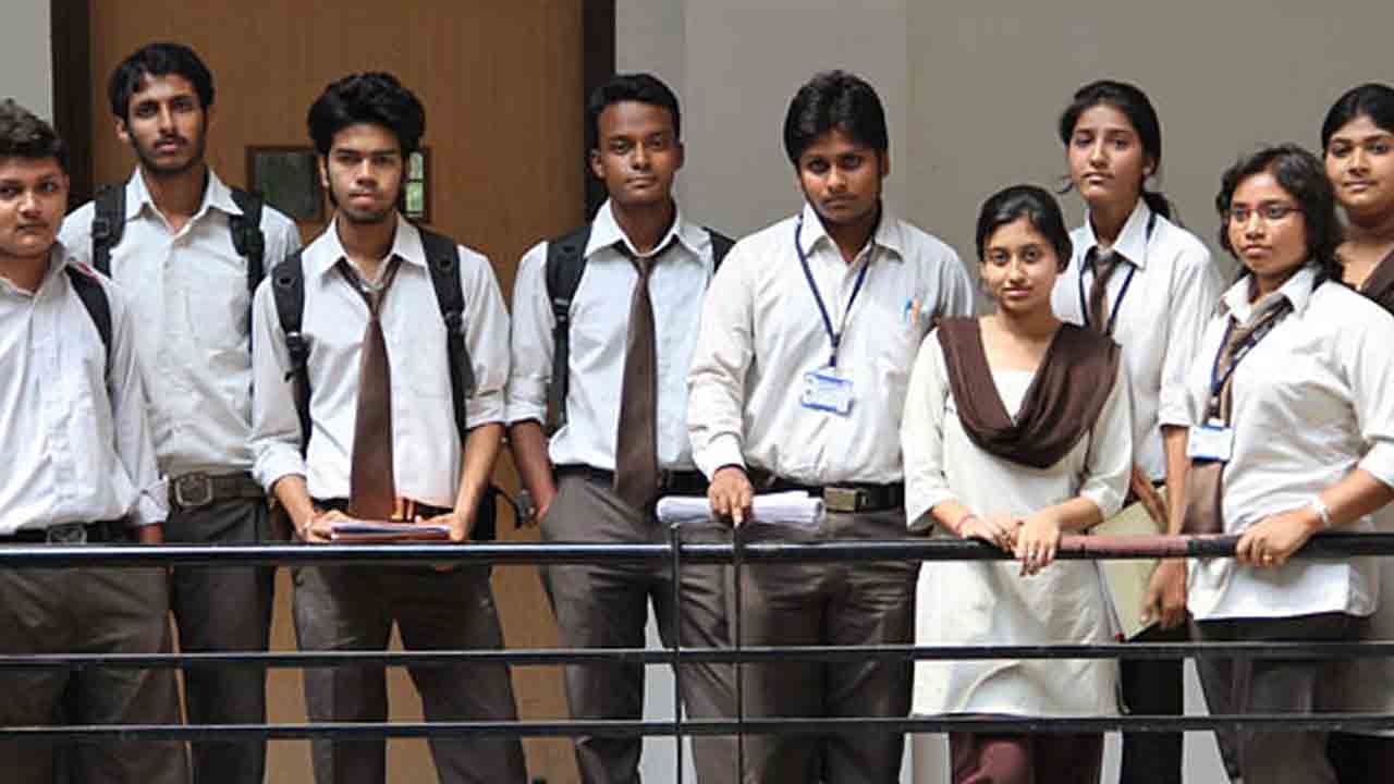 లా కోర్సుల్లో 3,644 సీట్ల భర్తీ