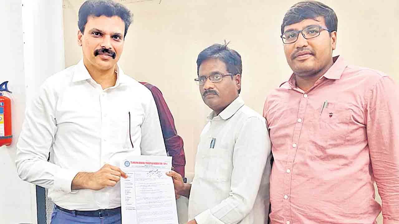 గ్రేడ్‌-1 ప్రొసీడింగ్స్‌ ఇవ్వండి : టీజీపీఏ