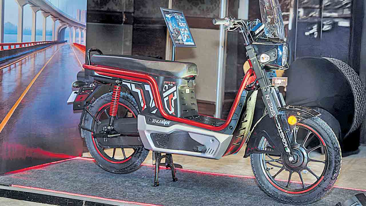 మార్కెట్లోకి ఈ-లూనా ప్రైమ్‌