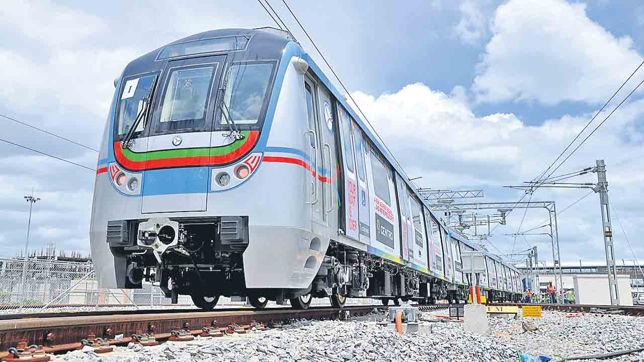 హైదరాబాద్‌ మెట్రో రైలు ప్రాజెక్టు నుంచి ఎల్‌&టీ ఔట్‌.. రేవంత్‌ సర్కారు దుందుడుకు చర్యతో హైదరాబాద్‌కు మరో మచ్చ