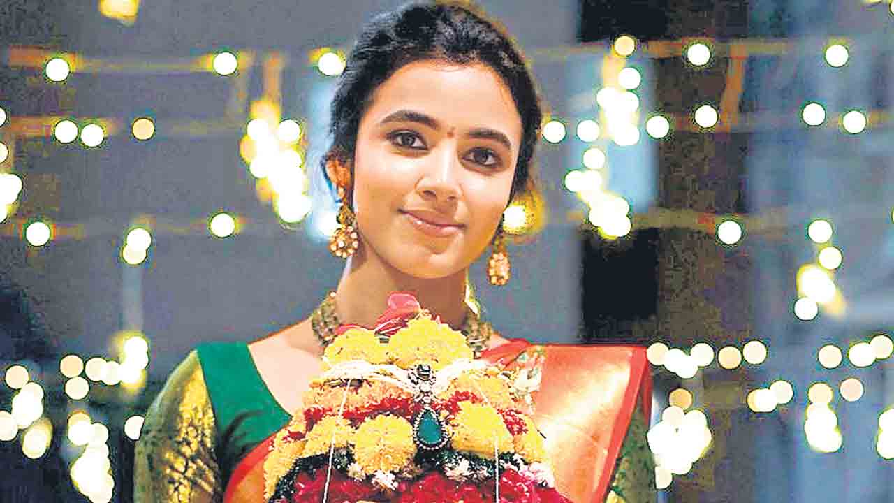 సద్దుల బతుకమ్మ కోసం ఎదురుచూస్తా