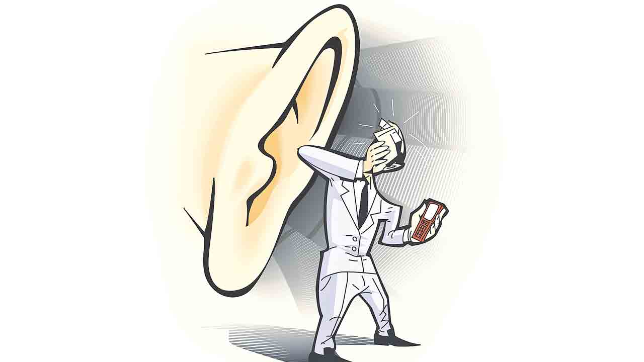 సర్కారు ‘నిఘా’ అక్రమమే.. రేవంత్‌ సర్కారు ‘టెక్‌ టూల్స్‌’ కొనుగోలుపై విమర్శలు