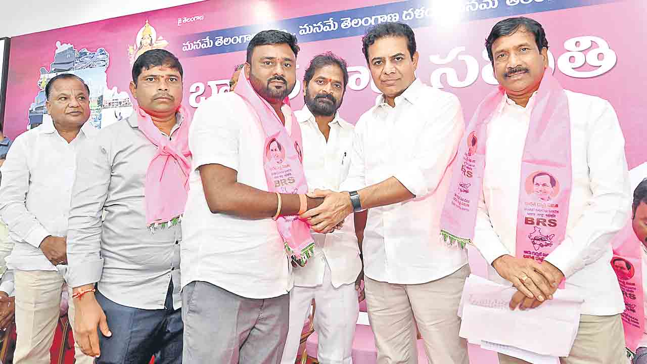 1.5 లక్షల కోట్లు కొల్లగొట్టే కుట్ర.. దోపిడీ కోసమే మూసీని ముంచిండ్రు