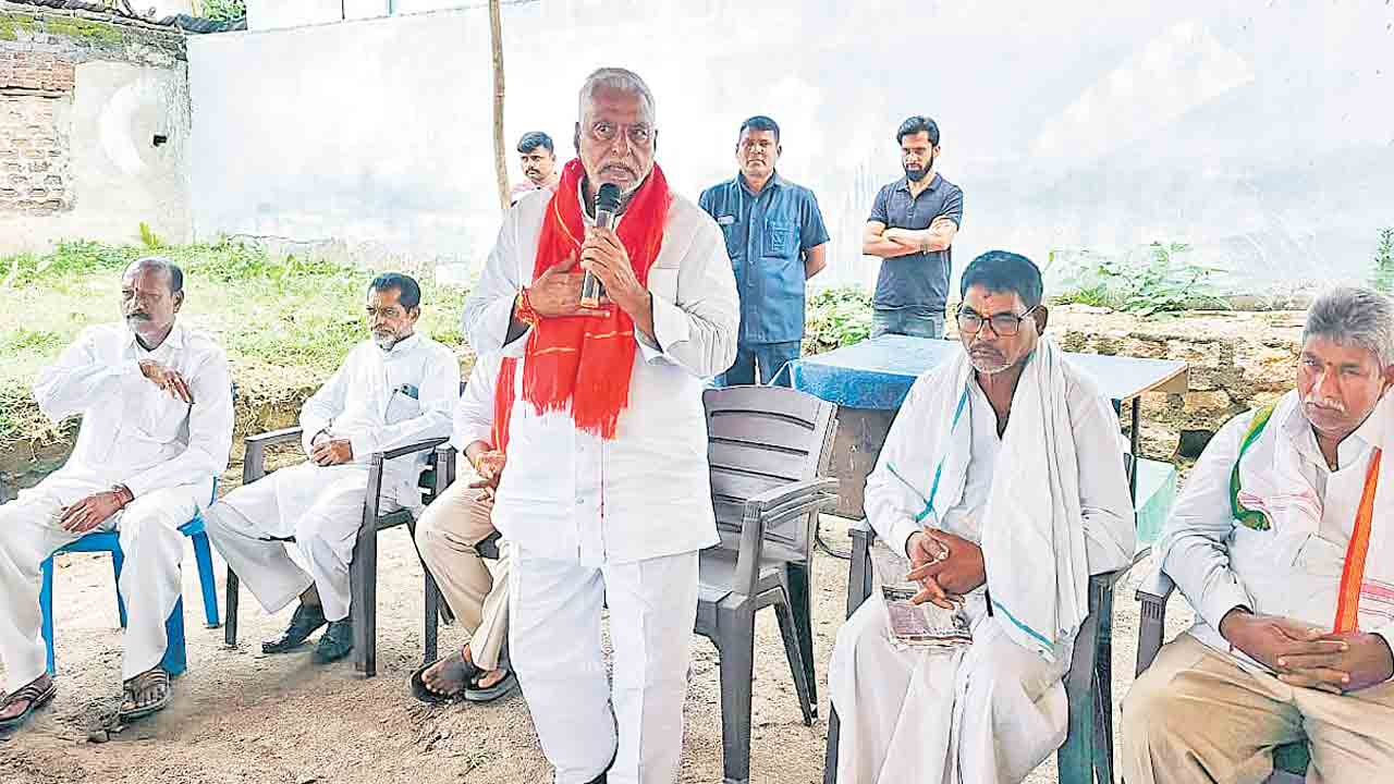 పార్టీలో దూరినోళ్లను తరిమికొట్టండి.. ప్రతిపక్షంలో పదేండ్లు కష్టపడి పనిచేసినం