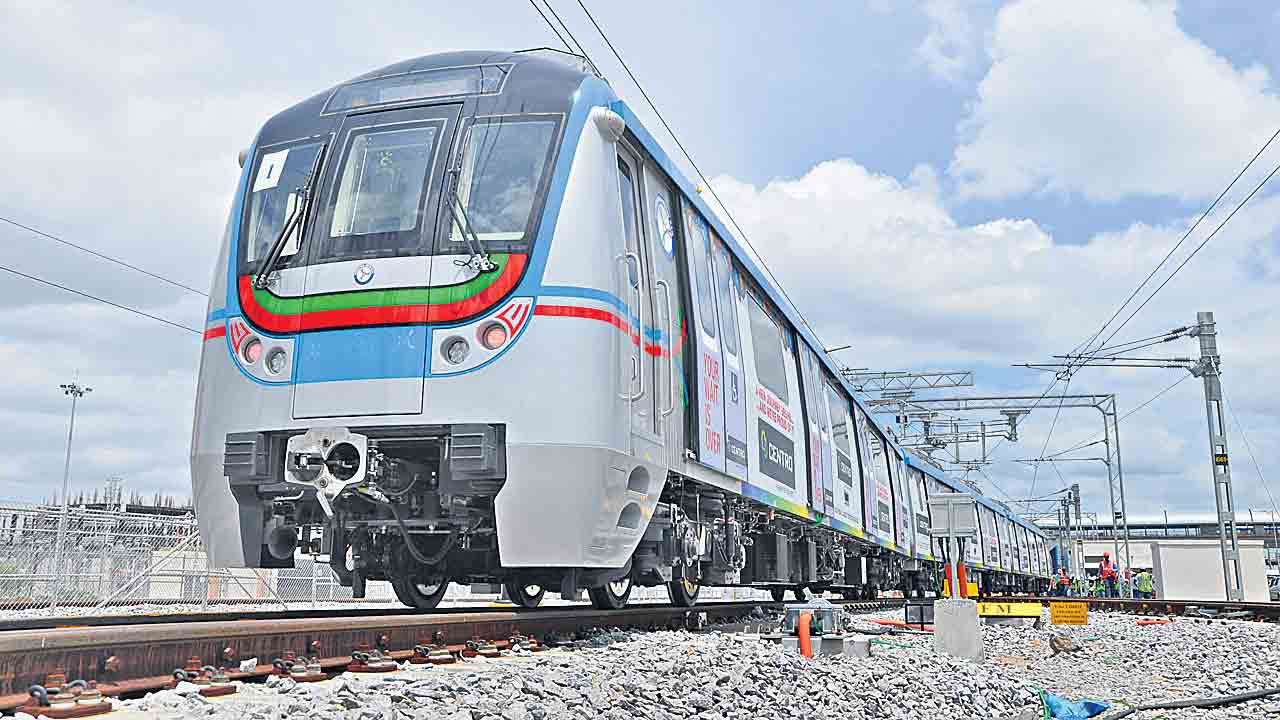 మెట్రోలు నిర్వీర్యం.. ఆర్థిక వనరుల్లేక పెరుగుతున్న అప్పుల భారం