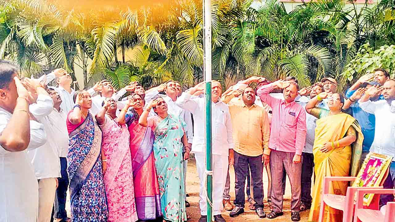 రైతులను నట్టేట ముంచిన ప్రభుత్వం