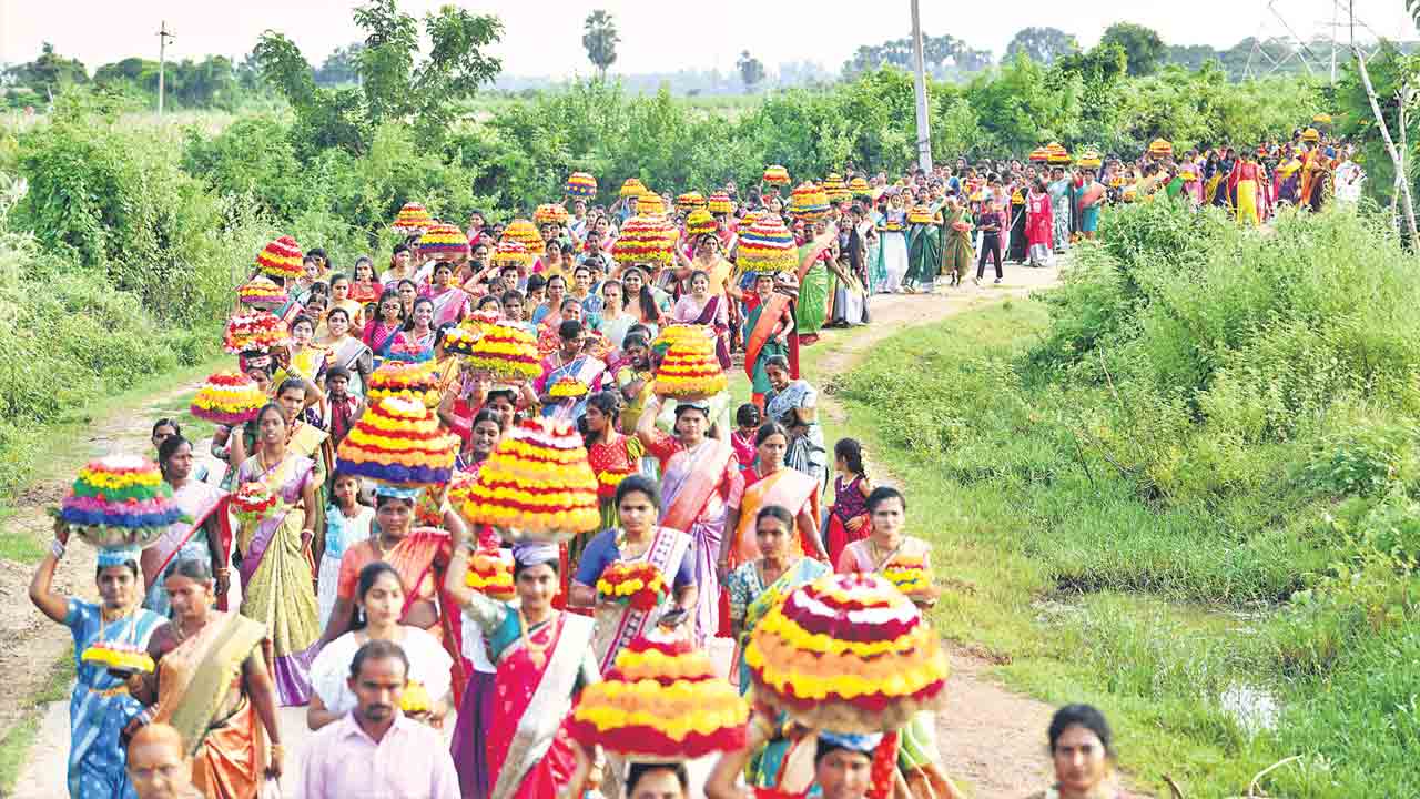 సద్దుల సందడి