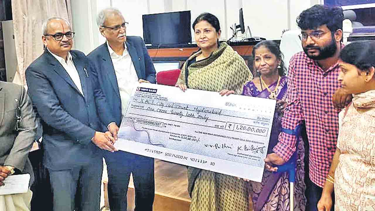 లోక్‌అదాలత్‌లో 11 లక్షల కేసుల పరిషారం