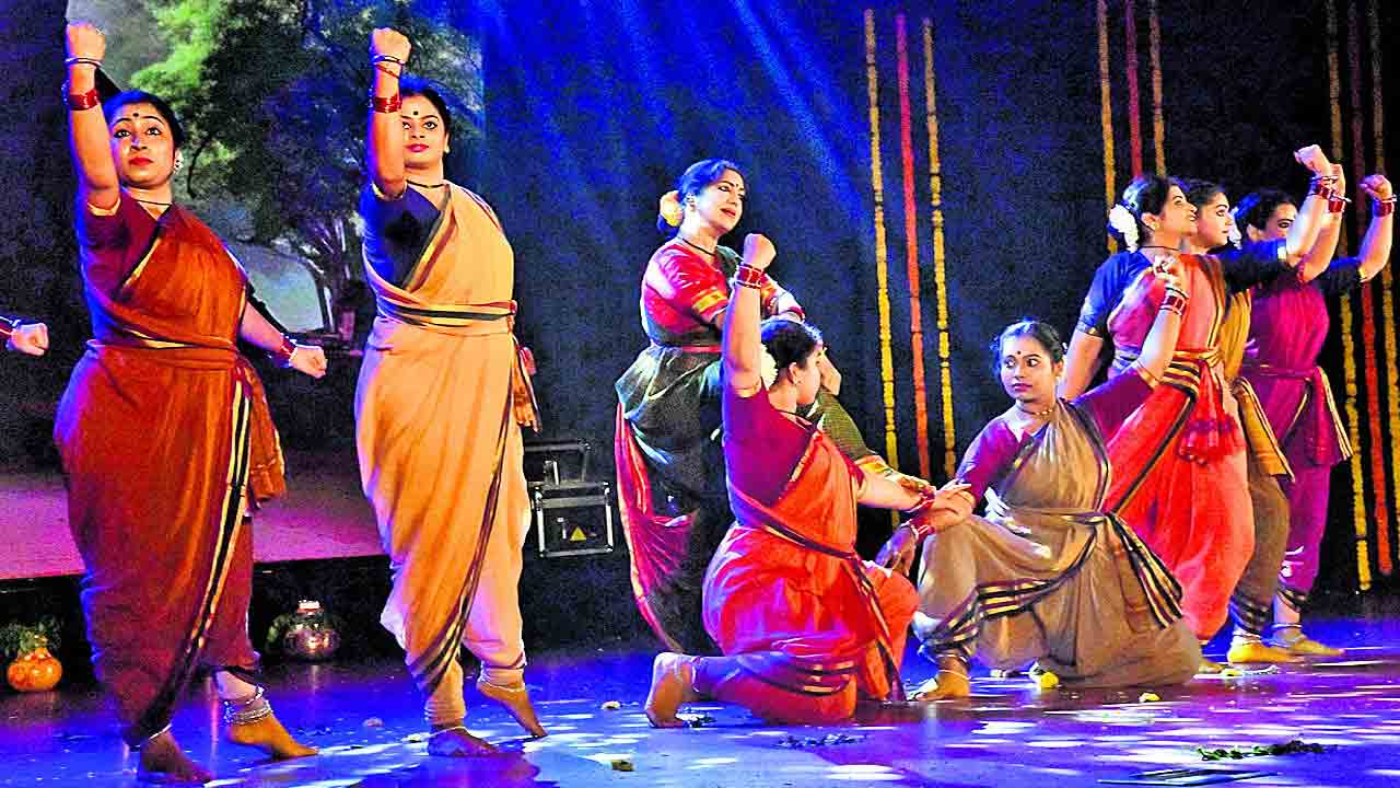 ఐలమ్మ వీరత్వాన్ని చాటిన నృత్యరూపకం