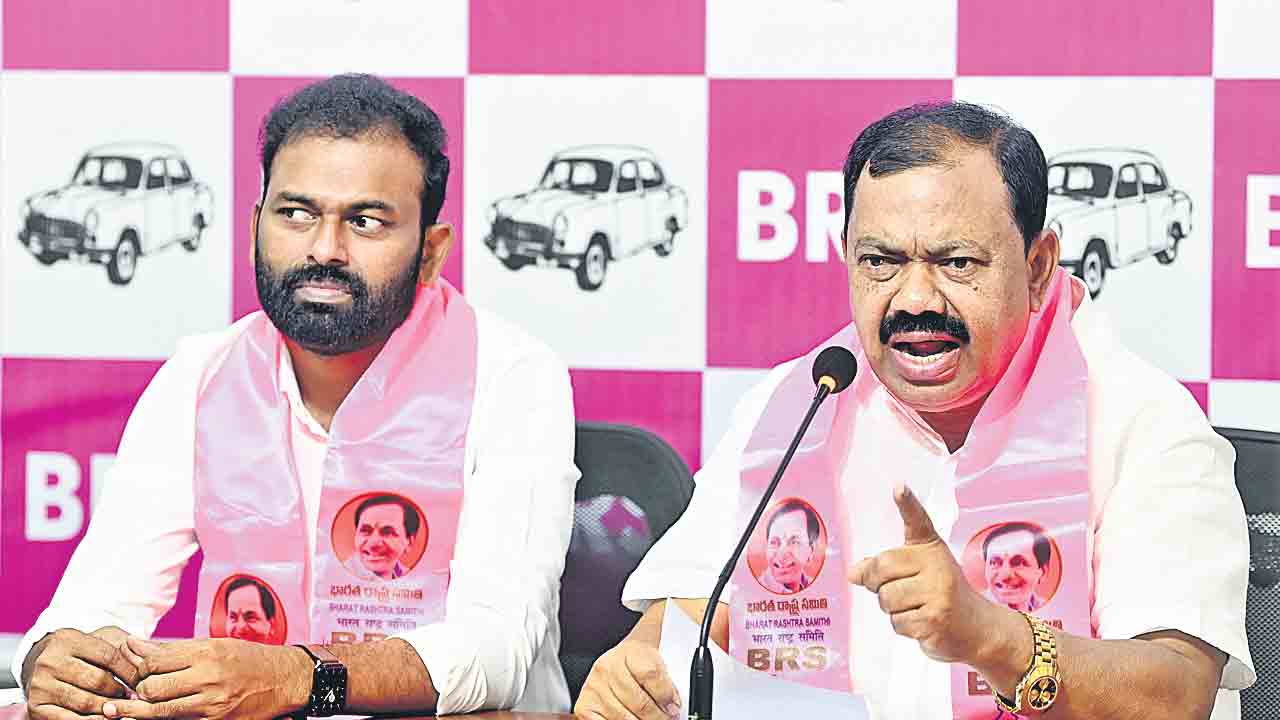 మాటల్లో ప్రజాపాలన..చేతల్లో రాచరికం