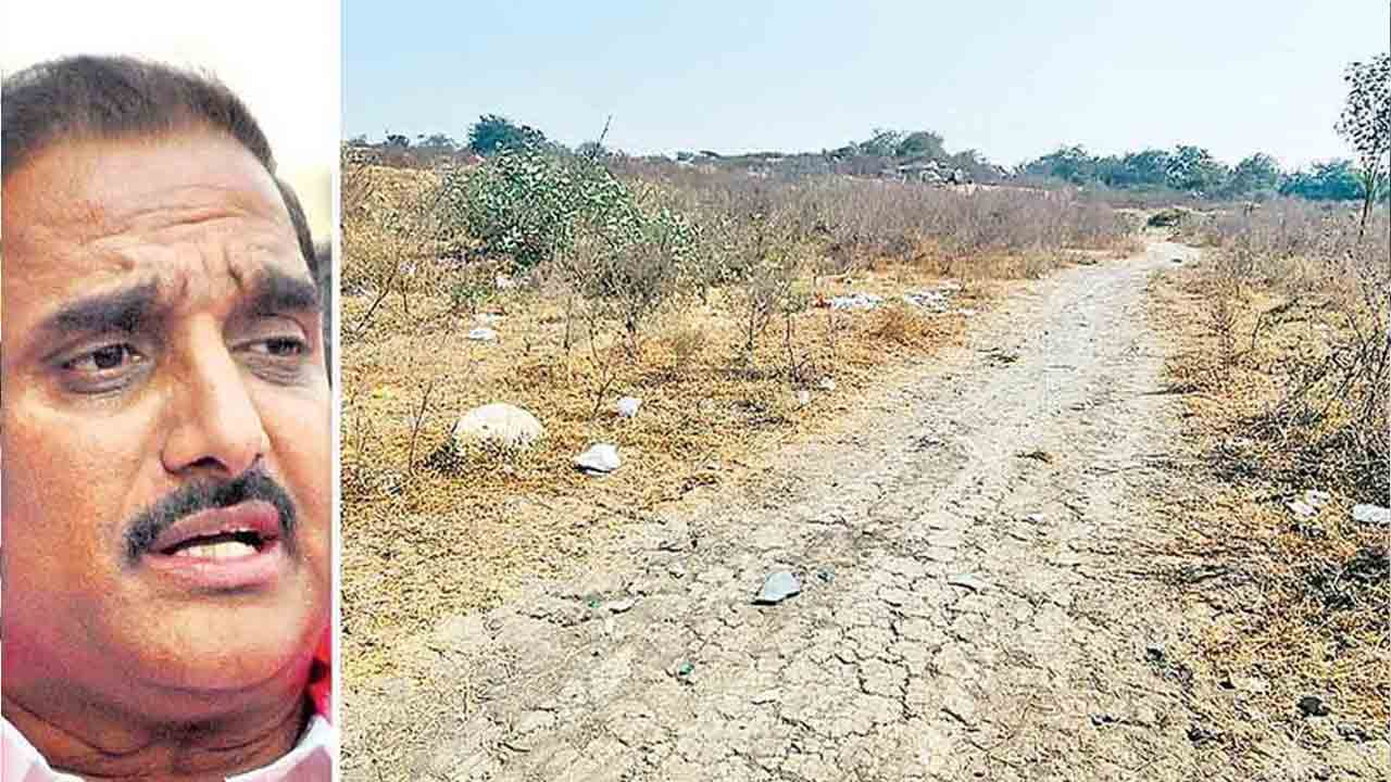 గాజులరామారం భూములపై స్టేటస్‌కో