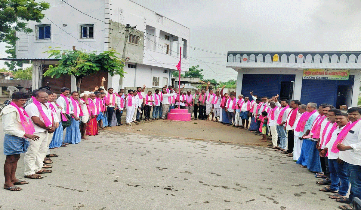 KOPPULA ESWAR | స్థానిక సంస్థల ఎన్నికల్లో విజయం సాధించాలి.. బీఆర్ఎస్ మండల అధ్యక్షుడు లోక మల్లారెడ్డి