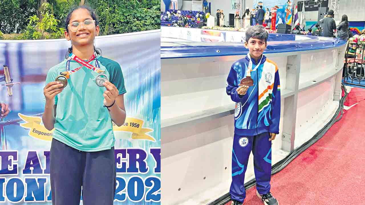 సత్తాచాటుతున్న అక్షయ, అన్విత్‌