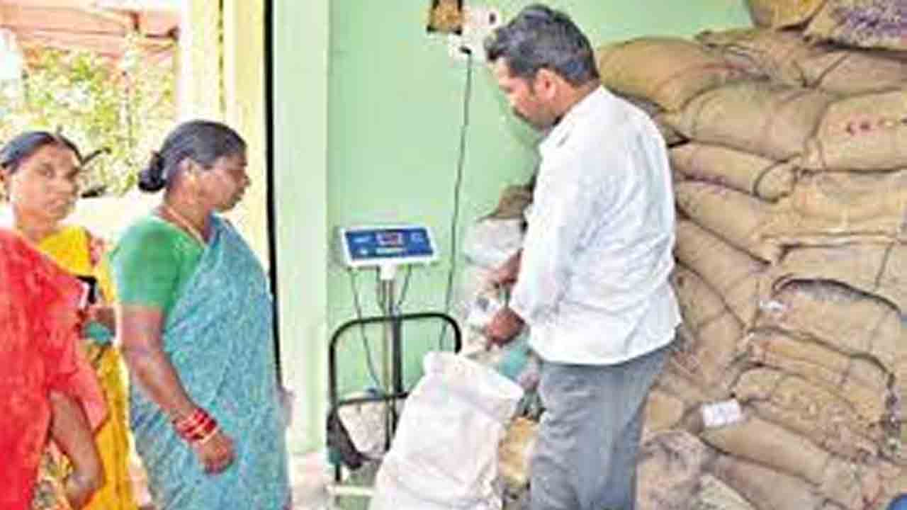 రేషన్ డీలర్లతో చెలగాటం