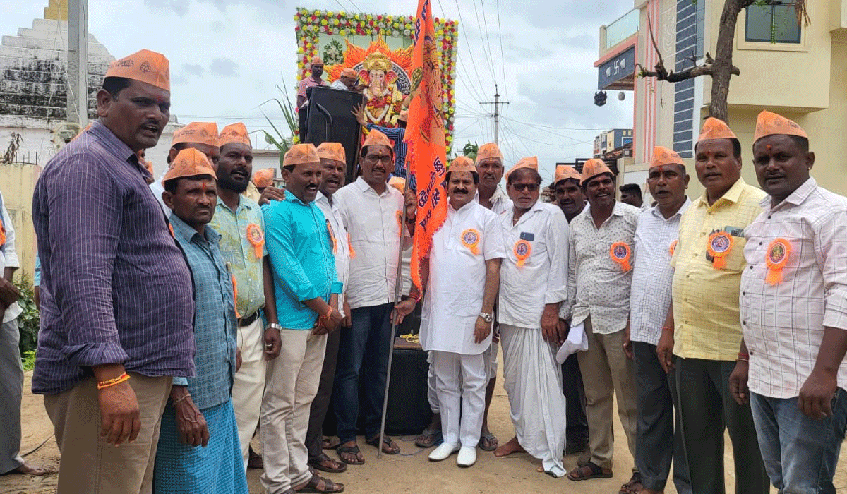 Renjal | రెంజల్‌లో ప్రారంభమైన గణేష్ నిమజ్జనం శోభాయాత్ర