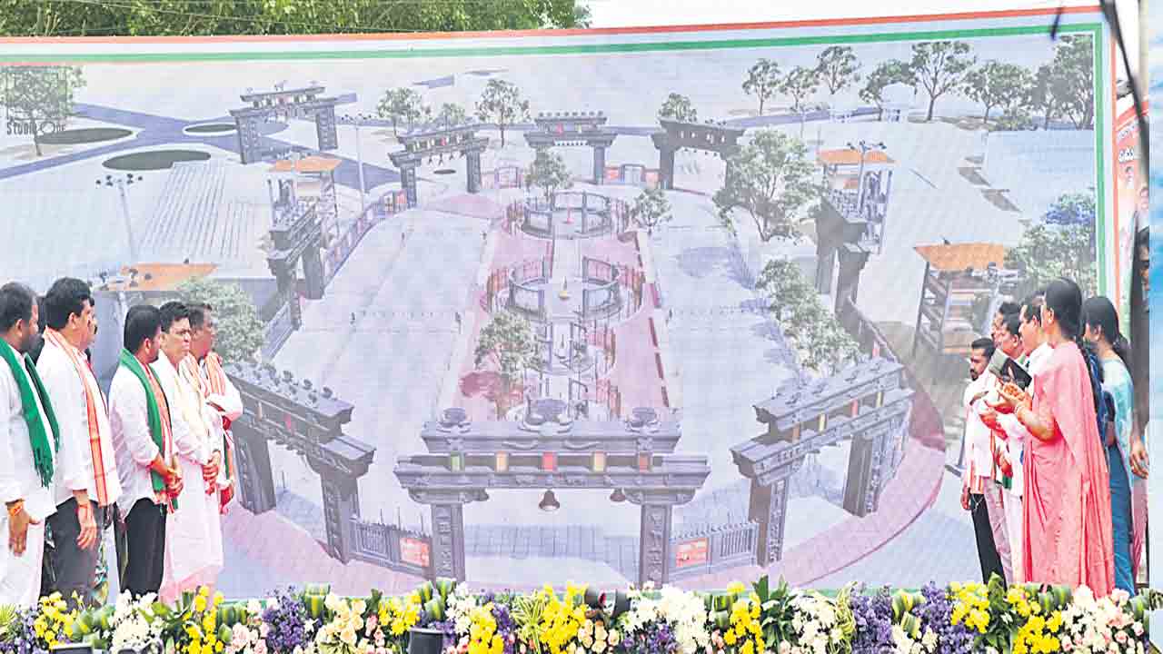 అయోధ్యనే దేవాలయం కాదు..మేడారం కూడా దేవాలయమే