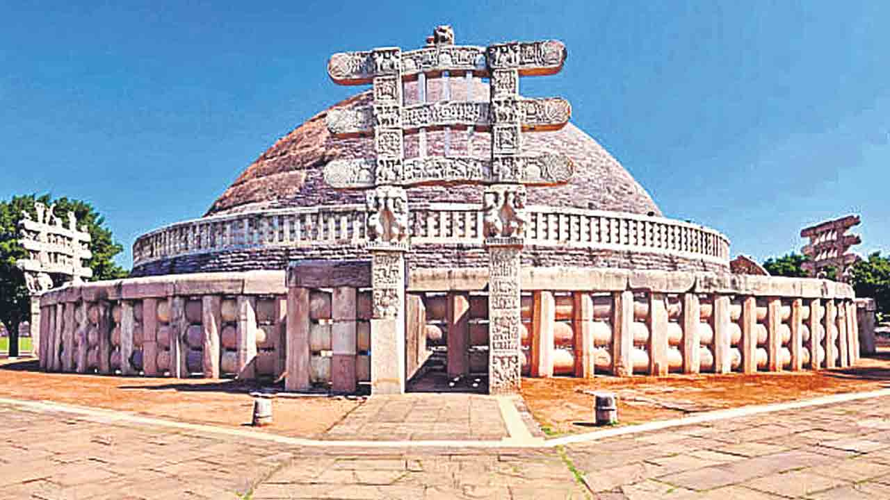 మేడారంలో సాంచీ స్థూపం ఆనవాళ్లా?