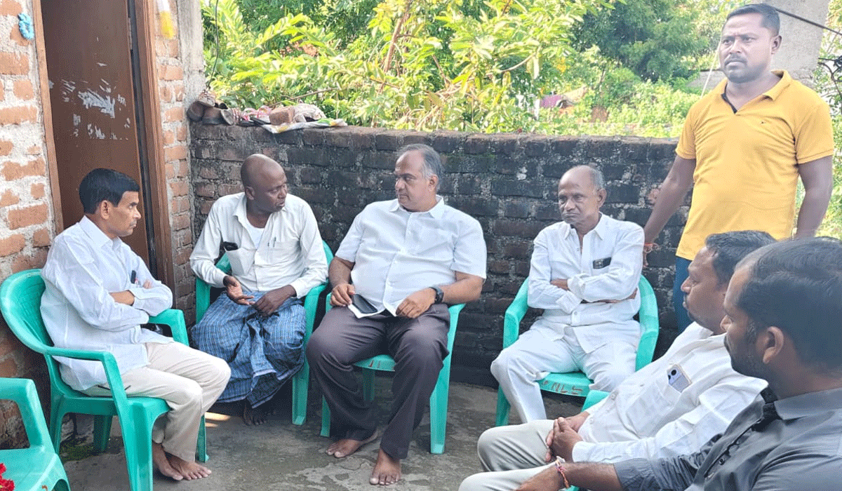 Rudrangi | రుద్రంగిలో బాధిత కుటుంబాలకు చల్మెడ పరామర్శ