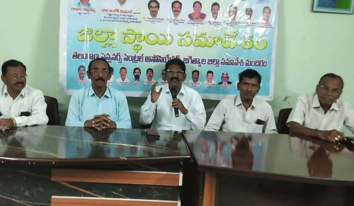 Government promises  | సర్కారు హామీలు సత్వరమే నెరవేర్చాలి.. టీజీ పెన్షనర్ల జిల్లా అధ్యక్షుడు హరి ఆశోక్ కుమార్