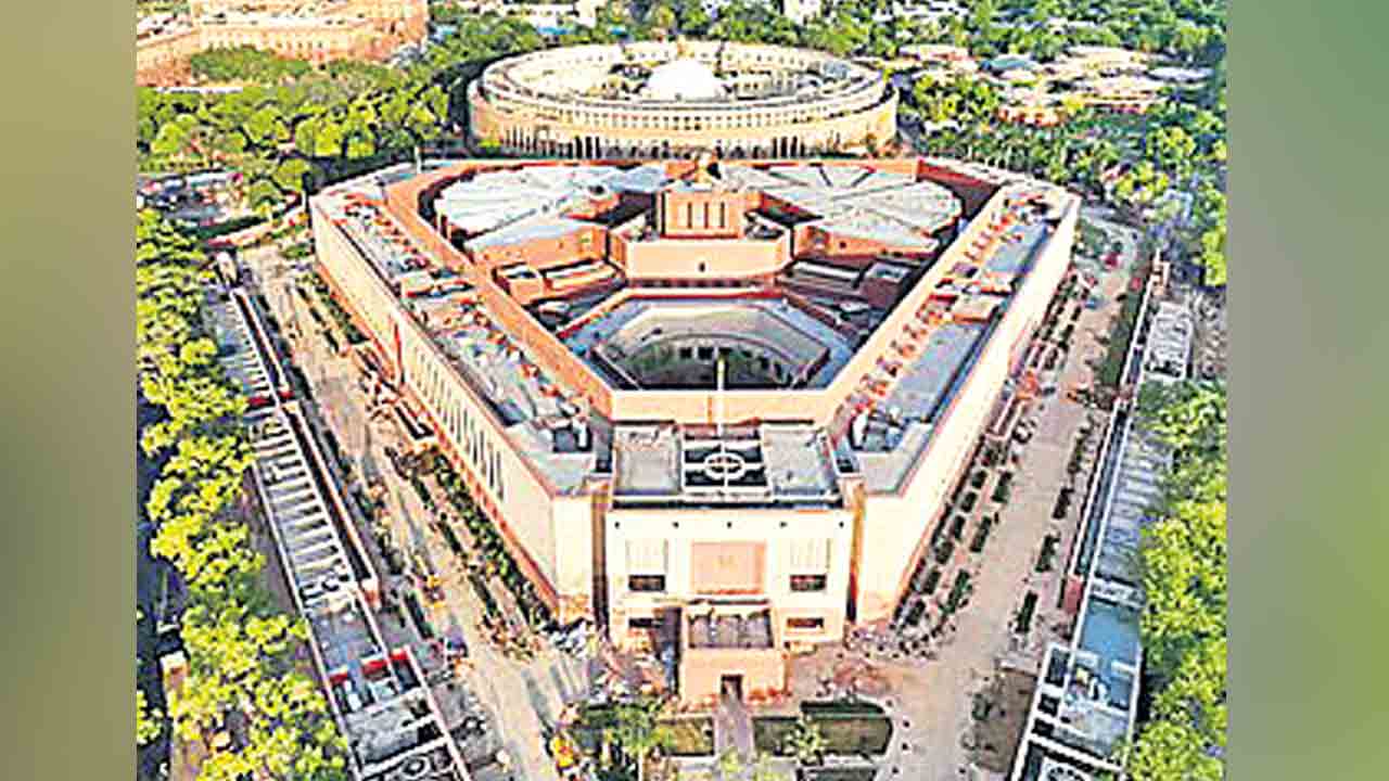 ఎట్ల నమ్ముతరు?