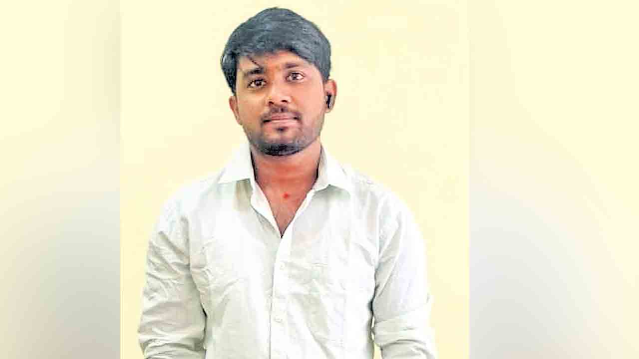 ఉద్యోగం రాలేదని యువకుడి ఆత్మహత్య!