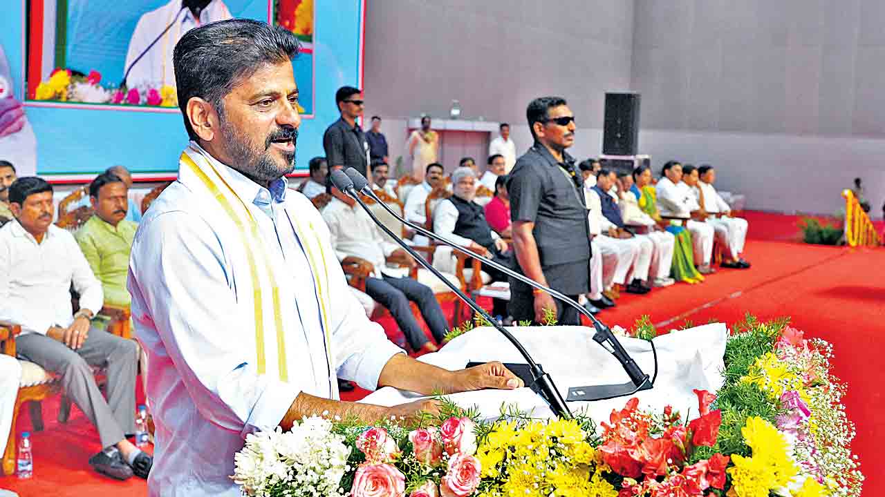 టీచర్లూ బాగా కష్టపడండి.. నేను మళ్లీ మళ్లీ సీఎం అవుతా!