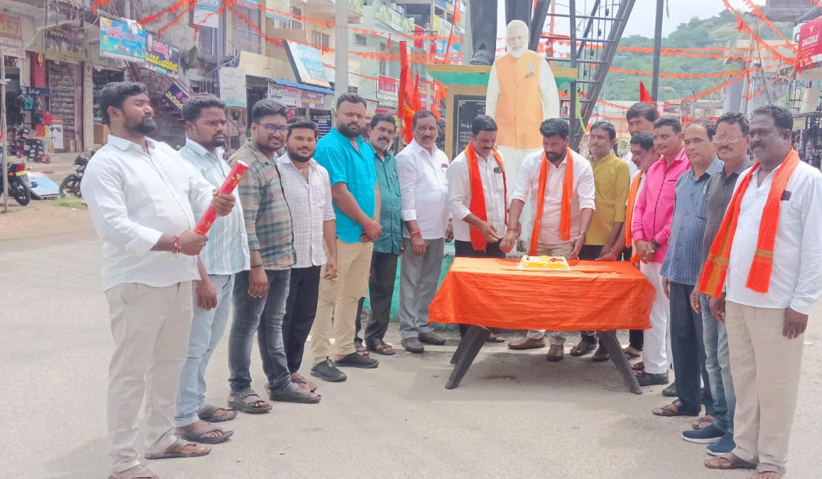 PM Narendra Modi | ధర్మారంలో పీఎం నరేంద్ర మోడీ జన్మదిన వేడుకలు