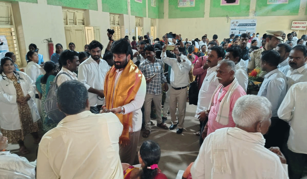 medical camp | బసంత్ నగర్ లో ఉచిత మెగా వైద్య శిబిరం.. పాల్గొన్న ఎమ్మెల్యే రాజ్‌ ఠాకూర్‌ మక్కాన్‌ సింగ్‌
