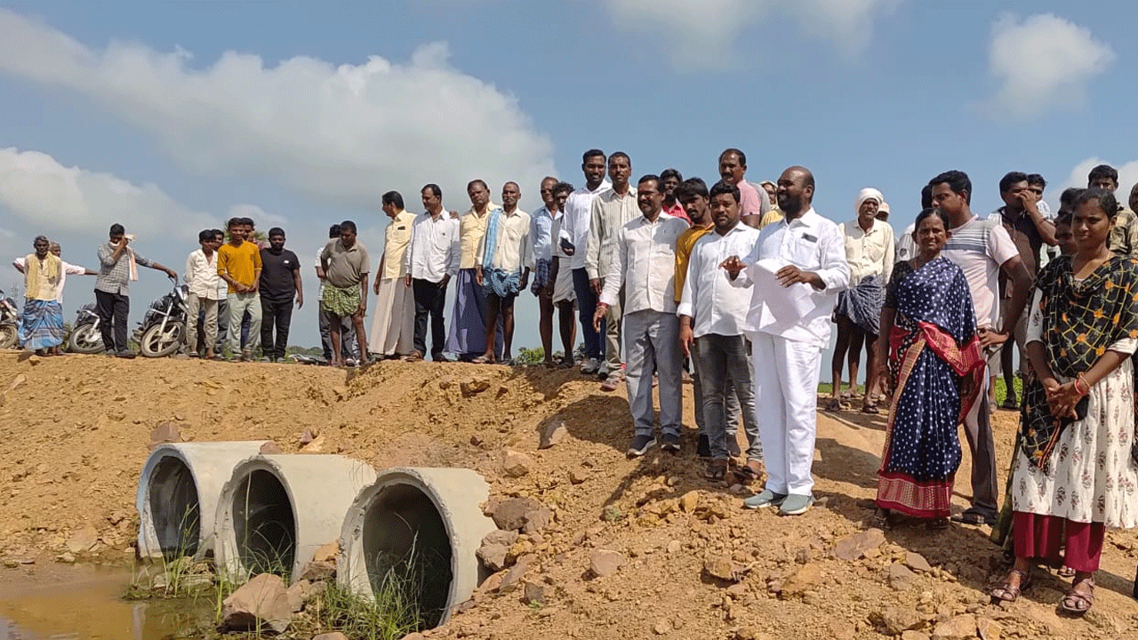 Kalvasrirampur | నక్కల ఓర్రెపై వంతెన నిర్మించాలి.. కాల్వశ్రీరాంపూర్‌ మాజీ జడ్పీటీసీ, ఎంపీపీల డిమాండ్‌