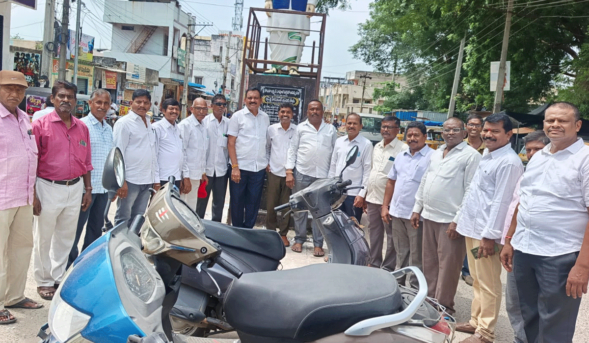 Konda Laxman Bapuji | తెలంగాణ కోసం యావదాస్తిని త్యాగం చేసిన నిఖార్సయిన ఉద్యమకారుడే కొండా లక్ష్మణ్ బాపూజీ..