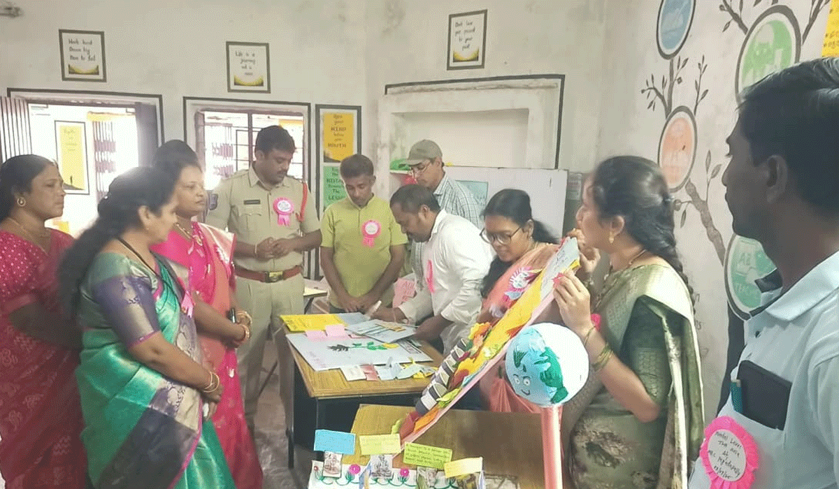 Education | ప్రాథమిక స్థాయిలో విద్యార్థులకు తేలిక పద్ధతిలో విద్యా బోధన చేయాలి.. పెగడపల్లి ఎస్సై కిరణ్ కుమార్, ఎంఈఓ సులోచన