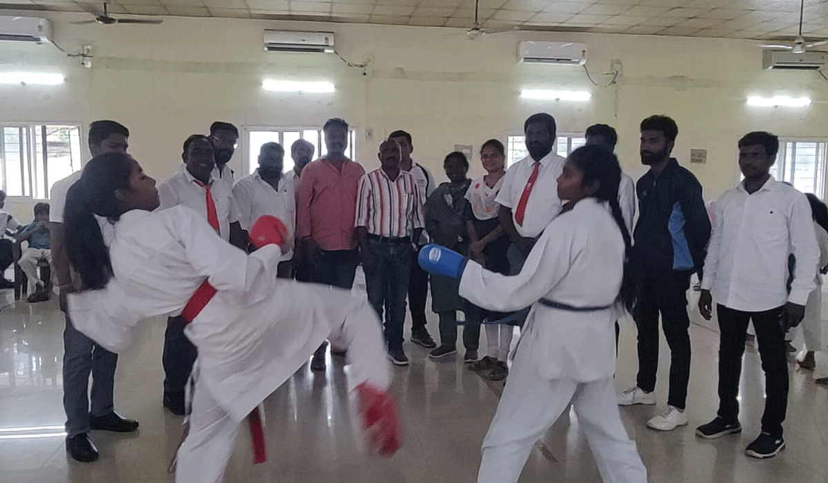 District level karate team | గోదావరిఖనిలో జిల్లా స్థాయి కరాటే జట్ల ఎంపిక పోటీలు