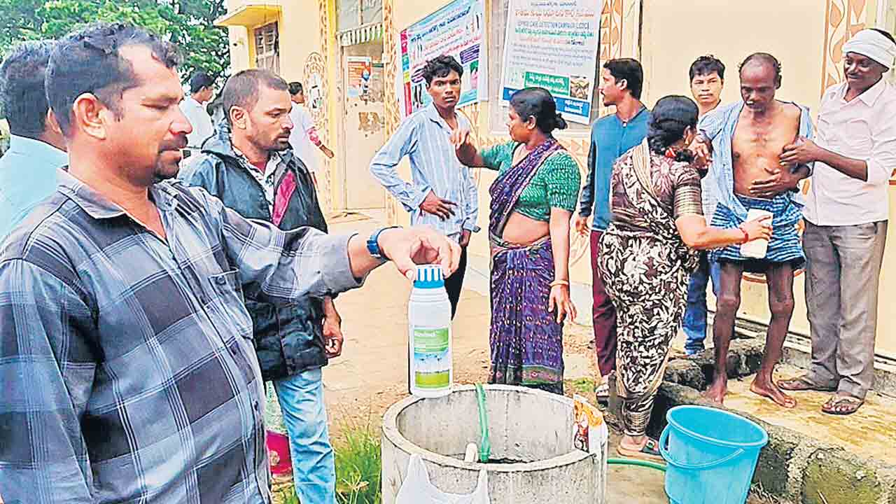 యూరియా దొరక్క ఆందోళన గడ్డి మందు తాగిన రైతు