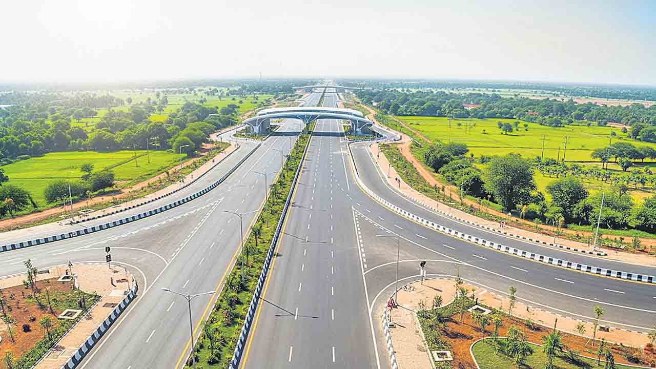 కాంట్రాక్టర్ల నుంచి అభ్యంతరాలు.. హ్యామ్‌ రోడ్లకు తాత్కాలిక బ్రేక్‌!