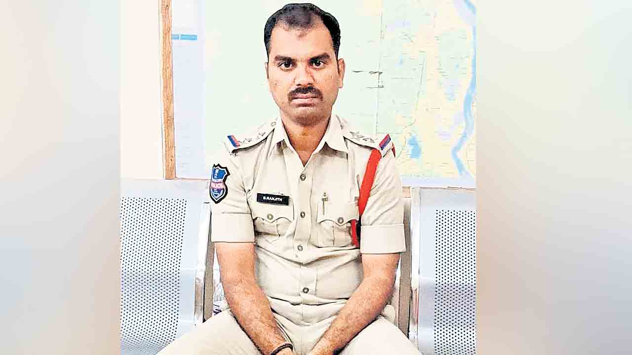 ఏసీబీ వలలో మణుగూరు ఎస్సై